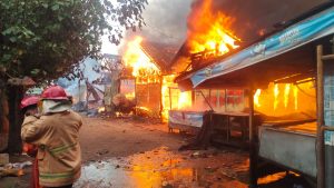 Pasar Ngadiluwih Terbakar Hebat, Puluhan Lapak Ludes
