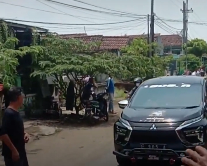 Pengemudi mobil di Jombang
