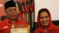 Ketua DPD PDI Perjuangan Kusnadi dan Sekretaris DPD Untari [Foto: Istimewa]