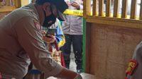 Polisi memeriksa temuan bayi di sebuah warung di Kediri(Dok. Polisi)