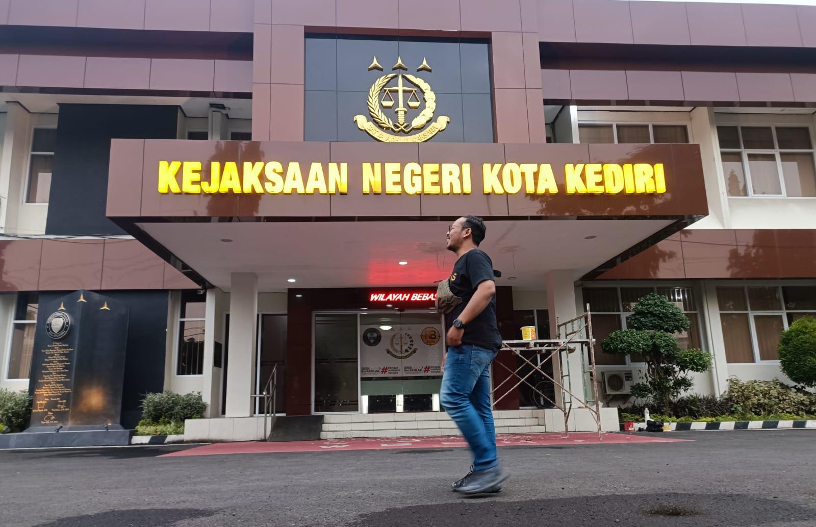 Kejaksaan Negeri Kota Kediri akan menerima berkas kasus KDRT Venna Melinda (Ubaidhillah/Metara)