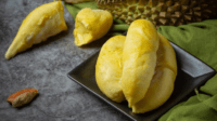 ilustrasi buah durian yang sudah dikupas (Freepik)