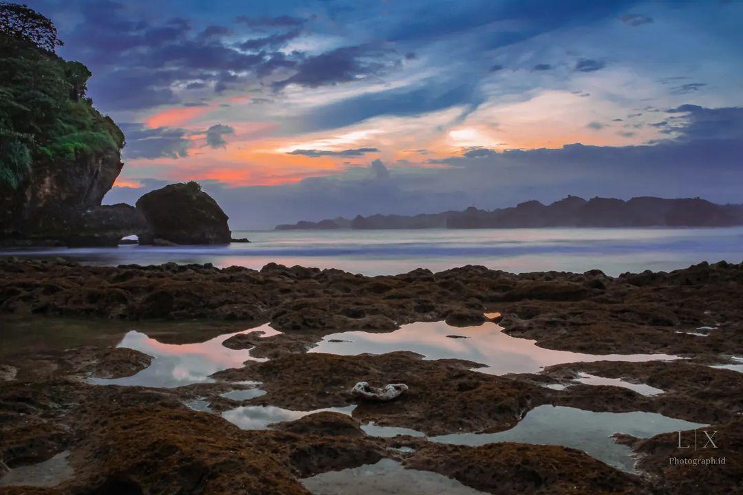 ilustrasi pantai batu bengkung (instagram.com/lxphotograph.id)