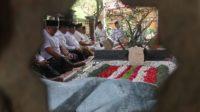 Menhan Prabowo saat berkunjung ke Makam KH Hasyim Asyari (Karimatul Maslahah/Metara)