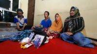 Salami bersama keluarga saat ditemui Metara di rumahnya yang ada di Bandar Kidul, Kota Kediri (Anis/Metara)