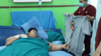Muhammad Fajri pria berbobot 300 kilogram terbaring di rumah sakit (suara)
