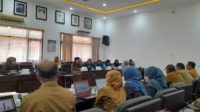 Audiensi LSM MKLB bersama dengan Pemkab Kediri dan DPRD, membahas terkait peralihan Jamkesda ke BPJS Kesehatan (Maulida/Metara)