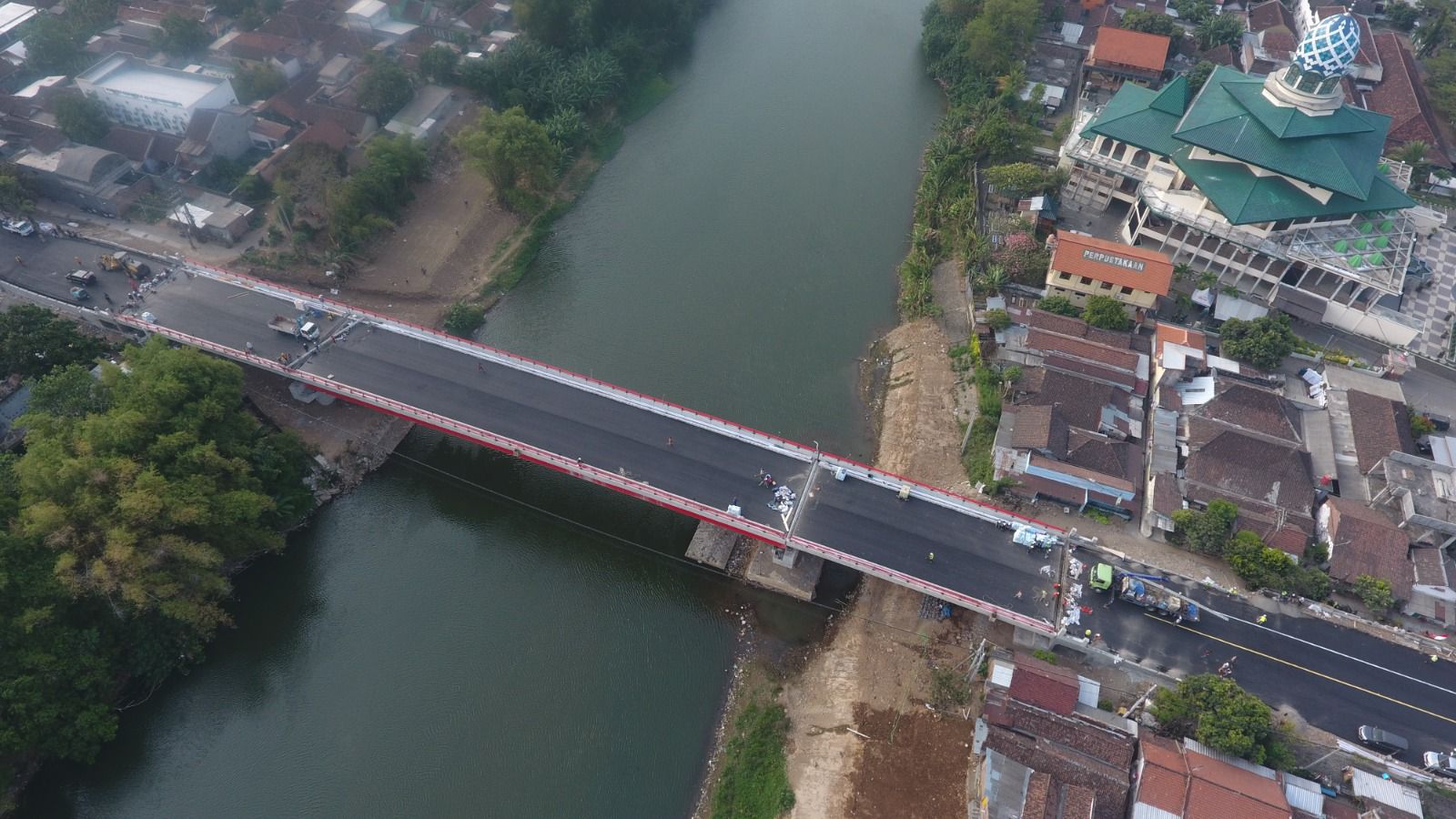 Potret Jembatan Alun-alun Kota Kediri (Humas Pemkot Kediri)