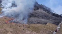 (BB TNBTS) pada saat melakukan pemadaman api di area savana wilayah Kabupaten Malang (suara malang)