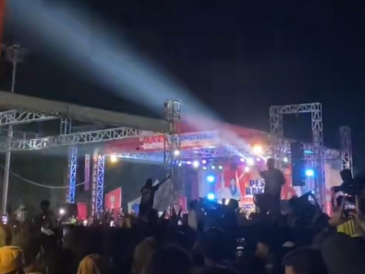 Ricuh, Sejumlah Pesilat Ditangkap di Konser Happy Asmara di Trenggalek (tiktok)