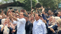 Menteri Pertahanan Prabowo Subianto dan Presiden RI Jokowi saat berkunjung di PT. Pindad, Kota Bandung, Jawa Barat (instagram/ prabowo)
