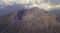 foto udara gunung raung (pinterest)
