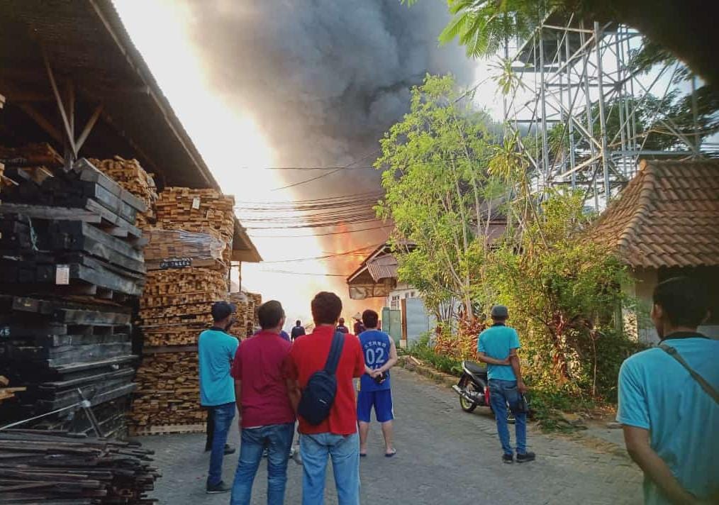 Pabrik Pengolah Kayu Jombang