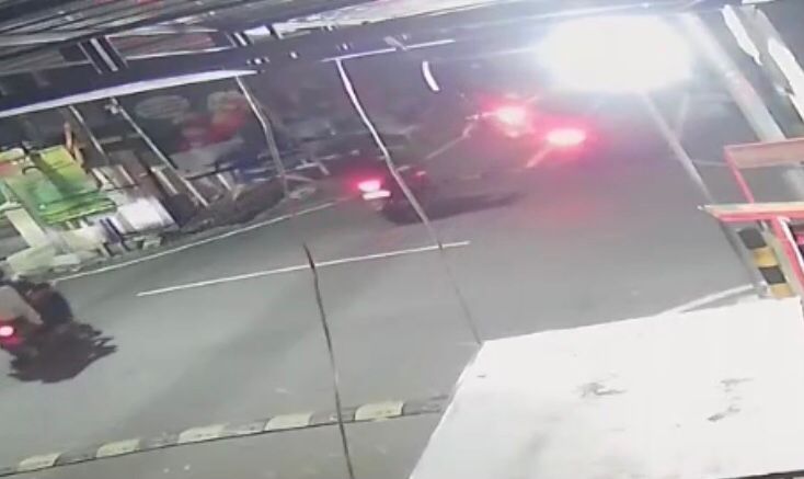 Foto : Gambar CCTV Belasan OTK Merusak Sejumlah Baliho di Perempatan Ngrebo, Kelurahan Gedog, Kecamatan Sananwetan Kota Blitar, Jawa Timur. Doc : Istimewa