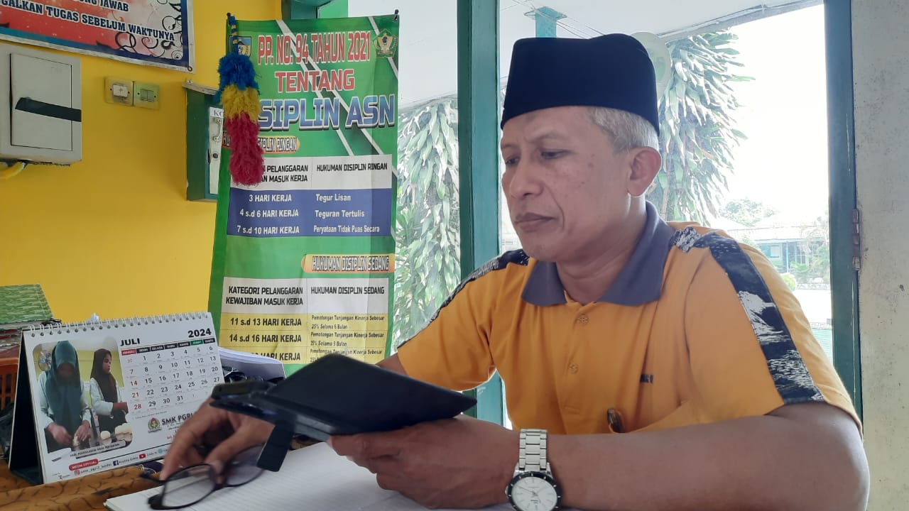 Foto: Ketua PPDB SMP Negeri 1 Ngasem Chairul anwar. (Anis/metaranews)