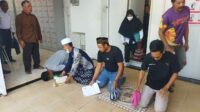 Foto: Sujud syukur warga binaan Lapas Kediri yang sudah dinyatakan bebas, Sabtu (17/8/2024). (Anis/metaranews)