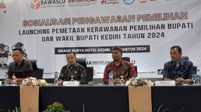 Foto: Bawaslu Kabupaten Kediri me-launching pemetaan kerawanan Pemilihan Bupati dan Wakil Bupati (Pilbup) Kediri 2024, Minggu (18/8/2024). (Anis/metaranews)