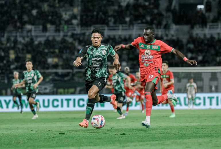 Persebaya vs PSS Sleman