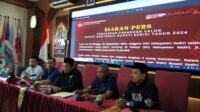 Foto: KPU Kabupaten Kediri saat menetapkan dua pasangan calon untuk Pemilihan Bupati dan Wakil Bupati (Pilbup) Kediri 2024. (Anis/metaranews)