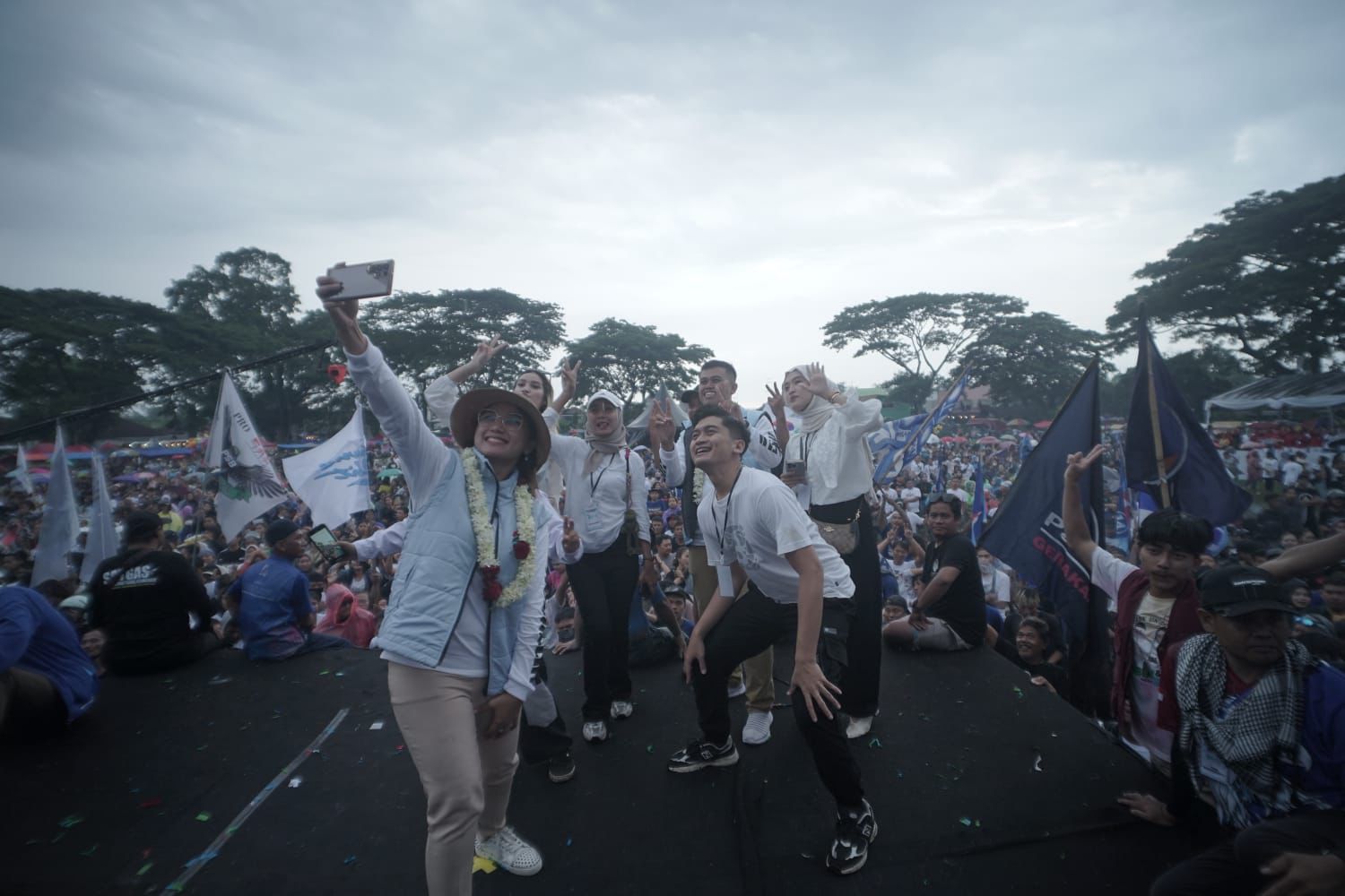 Foto : Kampanye Akbar Ibin Elim di Lapangan Sananwetan Kota Blitar, Rabu (20/11/2024) Doc : Bahtiar/ metaranews.co