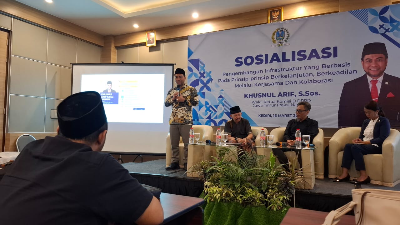 Foto: Sosialisasi pembangunan infrastruktur yang berbasis pada prinsip-prinsip berkelanjutan, berkeadilan melalui kerjasama dan kolaborasi di Fave Hotel, Minggu (16/3/2025). (Anis/Metaranews)