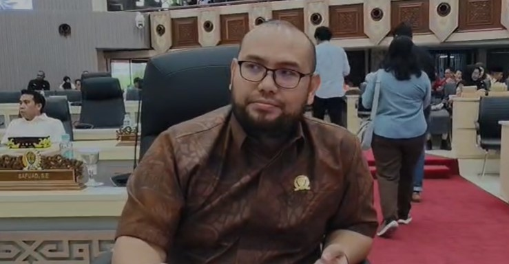 Juru bicara fraksi PAN - Nasdem, Abdul Giaz (Ubaidhillah/Metaranews)