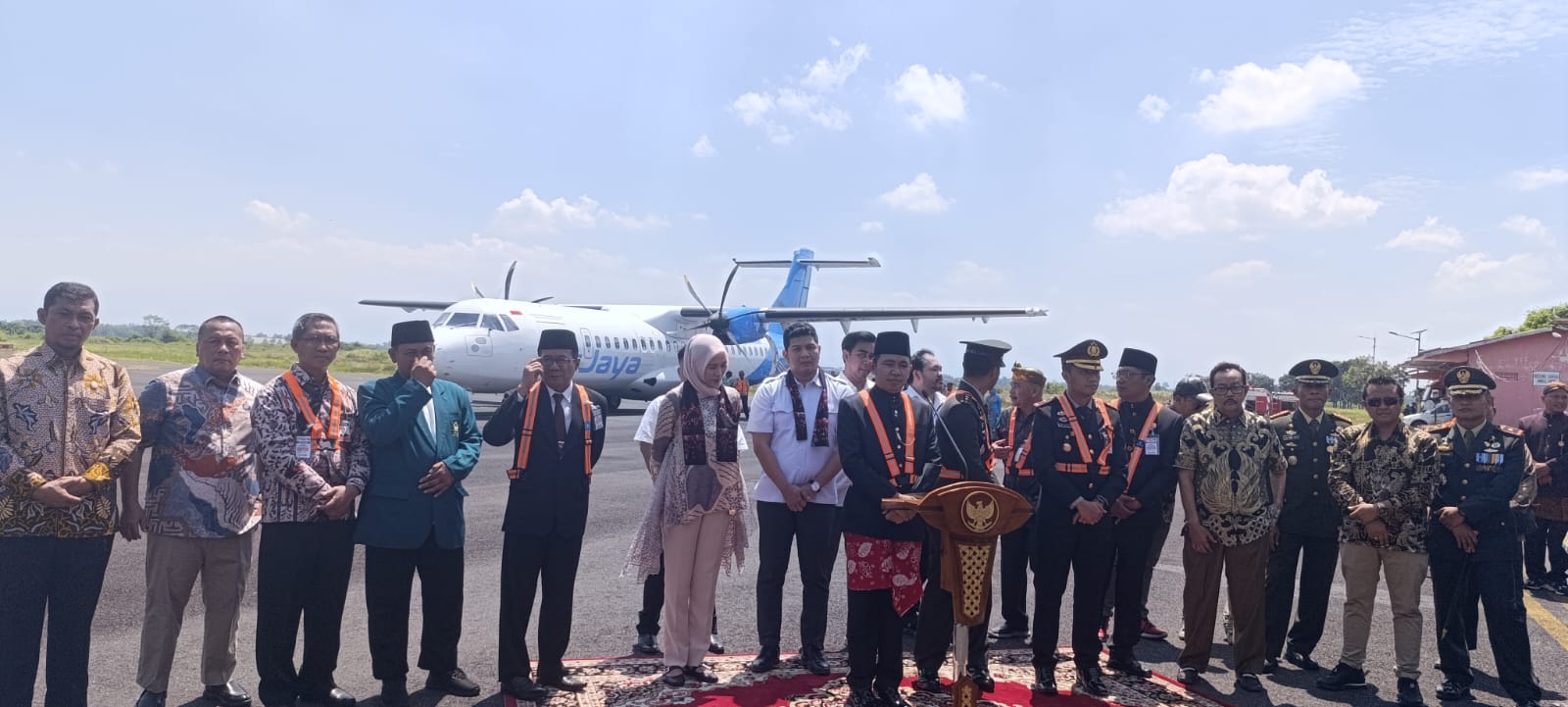 Konferensi pers launching penerbangan Jember-jakarta, Minggu (17/8/2025). (Foto: Dyah Kusuma/Metaranews.co)