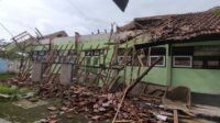 Salah satu sekolah di Jember yang rusak parah. (Foto: Dyah Kusuma/Metaranews.co)