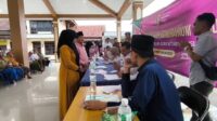 Penyerahan honorarium dan BPJS kepada guru ngaji, Rabu (10/9/2025). (Foto: Dyah Kusuma/metaranews.co)