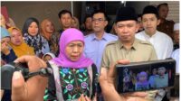 Gubernur Jawa Timur, Bupati Jember, dan Kepala BPJS Ketenagakerjaan Jember diwawancarai media, Senin (15/9/2025). (Foto; Istimewa)