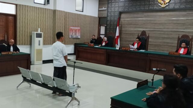 Mutilasi Koper Merah