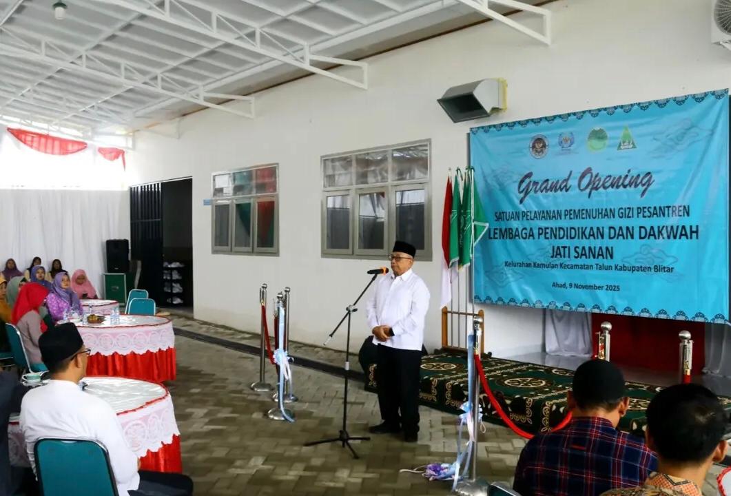 Foto ; Bupati Blitar Rijanto Resmikan SPPG Jati Sanan Kelurahan Kamulan, Kecamatan Talun, Kabupaten Blitar, Minggu (9/11/2025) doc : Bahtiar/ Metaranews.co