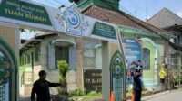 IMG-20260722-WA0013 Foto : Pintu masuk lokasi Muktamar NU di Ponpes Bahrul Ulum Tambakberas Jombang./Karimatul Maslahah/