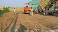 Foto : Lokasi parkir dan stand bazar Muktamar NU ke-35 di Tambakberas , Jombang, saat dilakukan pemerataan./Karimatul Maslahah/ Foto : Lokasi parkir dan stand bazar Muktamar NU ke-35 di Tambakberas , Jombang, saat dilakukan pemerataan./Karimatul Maslahah/