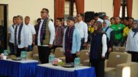 Wakil bupati Kediri bersama Zulkifli Hasan dalam kunjungannya di Kediri